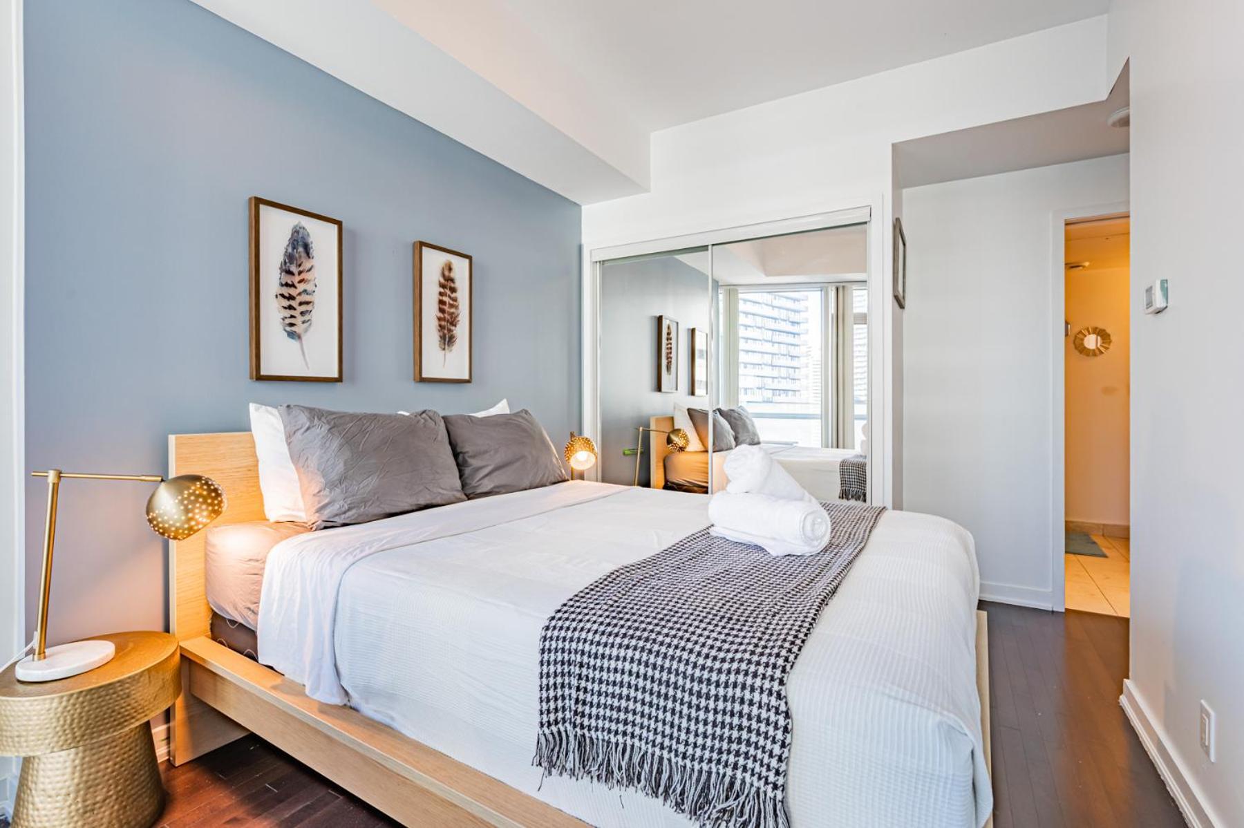 York Suites 5 Торонто Экстерьер фото