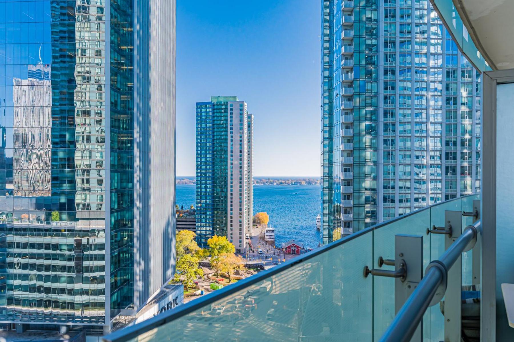 York Suites 5 Торонто Экстерьер фото